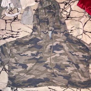 camouflage cropped hoodie